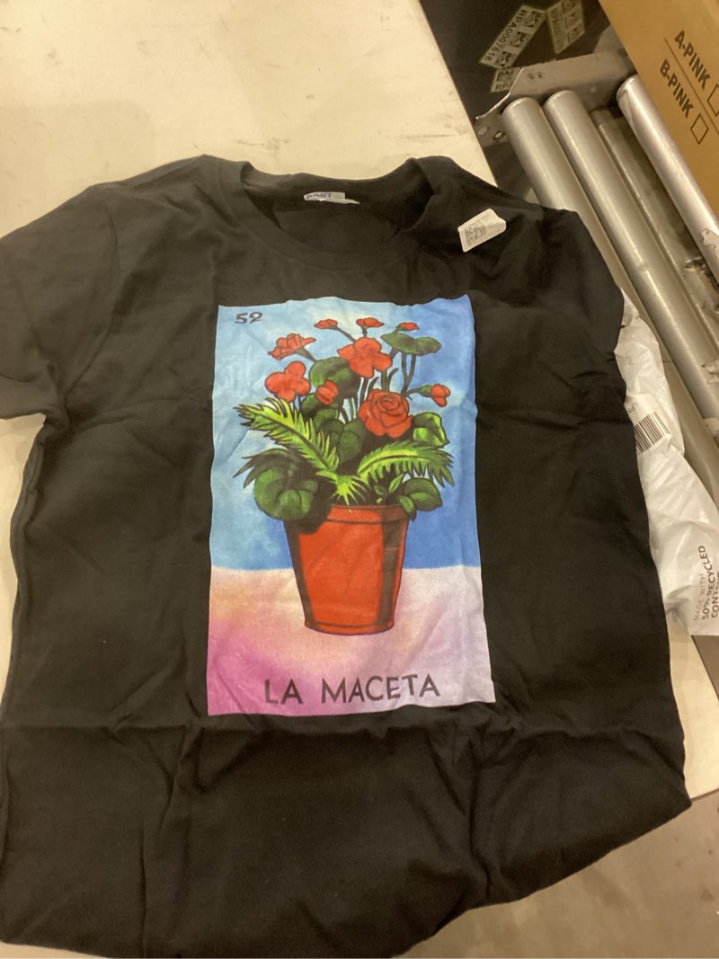 Size small women’s shirt