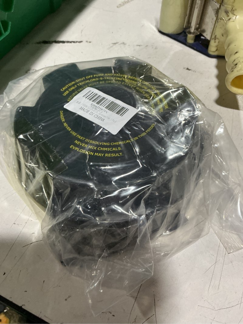 Condition photo showing New/Like New for pool chlorinator lid cover replacement for hayward cl200/cl220 automatic chlorinators, durable weather-resistant pool equipment replacement part, 1 pack