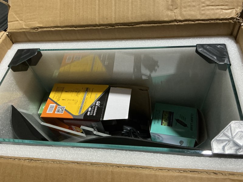 Condition photo showing Good Condition for 5 Gallon Glass Small Fish Tank with Filter Light and Lid, Betta Aquarium Starter Kits