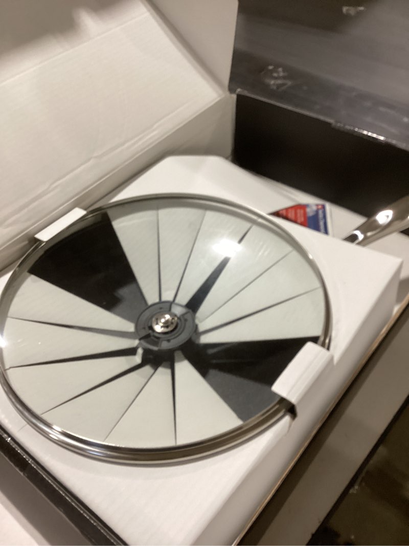 Condition photo showing Good Condition for Swiss Diamond Nonstick Saute Pan with Lid, Diamond Coated Aluminum Deep Saute Pan with Lid Features Stainless Steel Handle, Dishwasher & Oven Safe Up To 500 °F, 12.5 Inch, 5.8 Quart 5.8 quarts