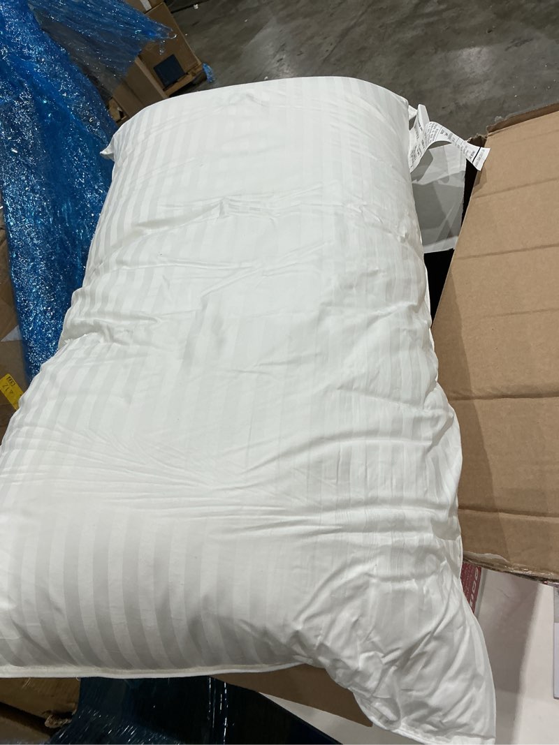 Condition photo showing As Is for incomplete  beckham hotel collection bed pillows king size set of 2