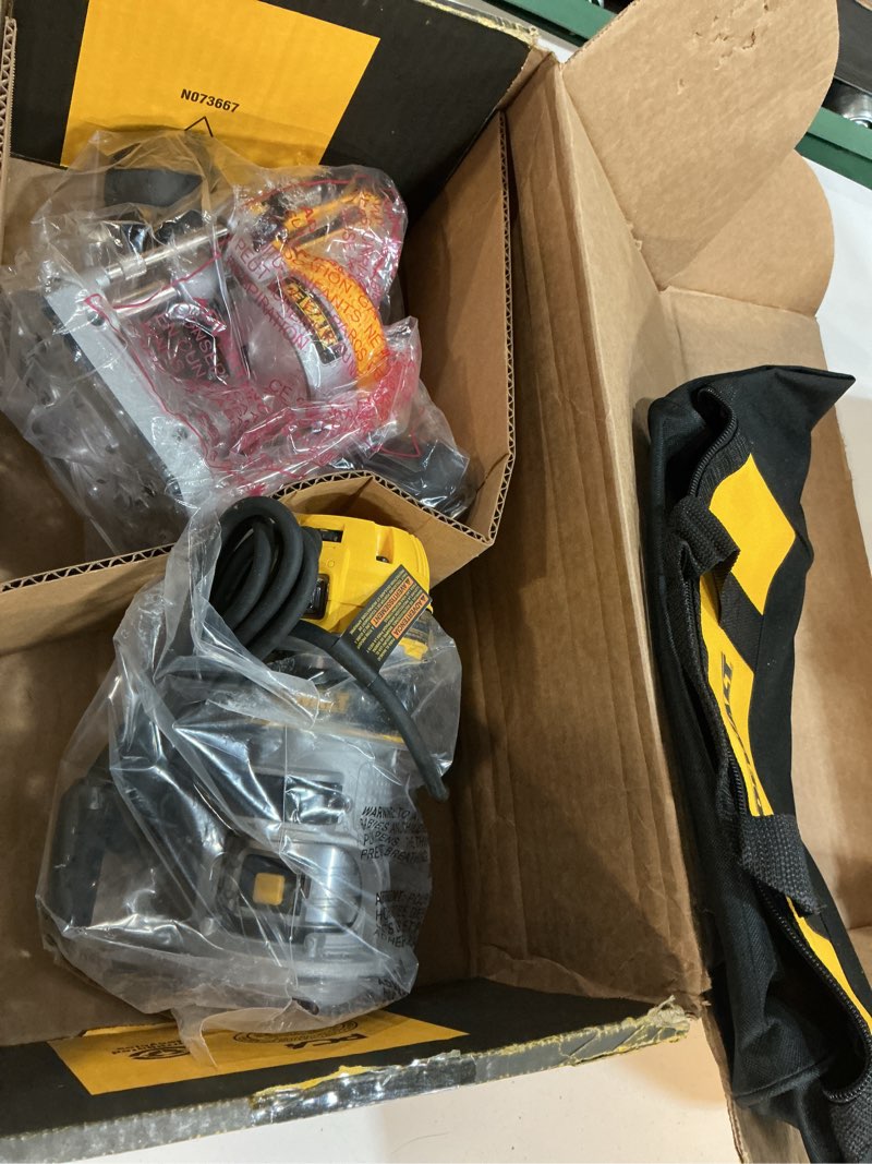 Condition photo showing Good Condition for DEWALT Router Fixed/Plunge Base Kit, Variable Speed, 1.25-HP Max Torque (DWP611PK) Compact router