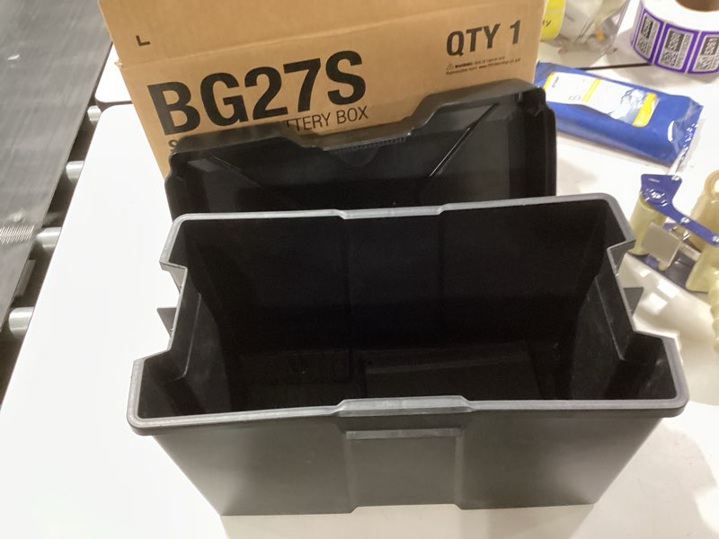Condition photo showing Good Condition for noco snap-top bg27 battery box, group 27 12v battery box for marine, automotive, rv, boat, camper and travel trailer batteries