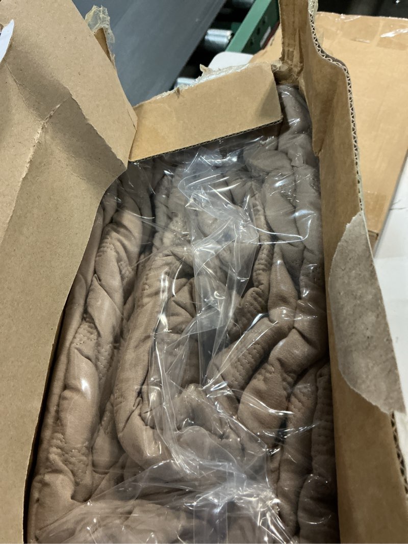 Condition photo showing New/Like New for WDCOZY Oversized California Cal King Size Quilt Bedding Sets with Pillow Shams, Beige Tan Cream Lightweight Soft Bedspread Coverlet Bed Cover, All Season Spring Summer, 3 Pieces, 116x106 inches Beige California King (118"x106")