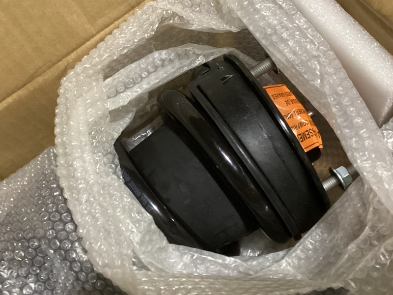 Condition photo showing As Is for front complete strut shock absorber fit for chevrolet avalanche & suburban 1500 5.3l 6.0l 2007-2013, tahoe 2007-2020 (only 4wd), for gmc yukon(xl 1500) 5.3l 6.2l 2007-2014, 139104 2pcs