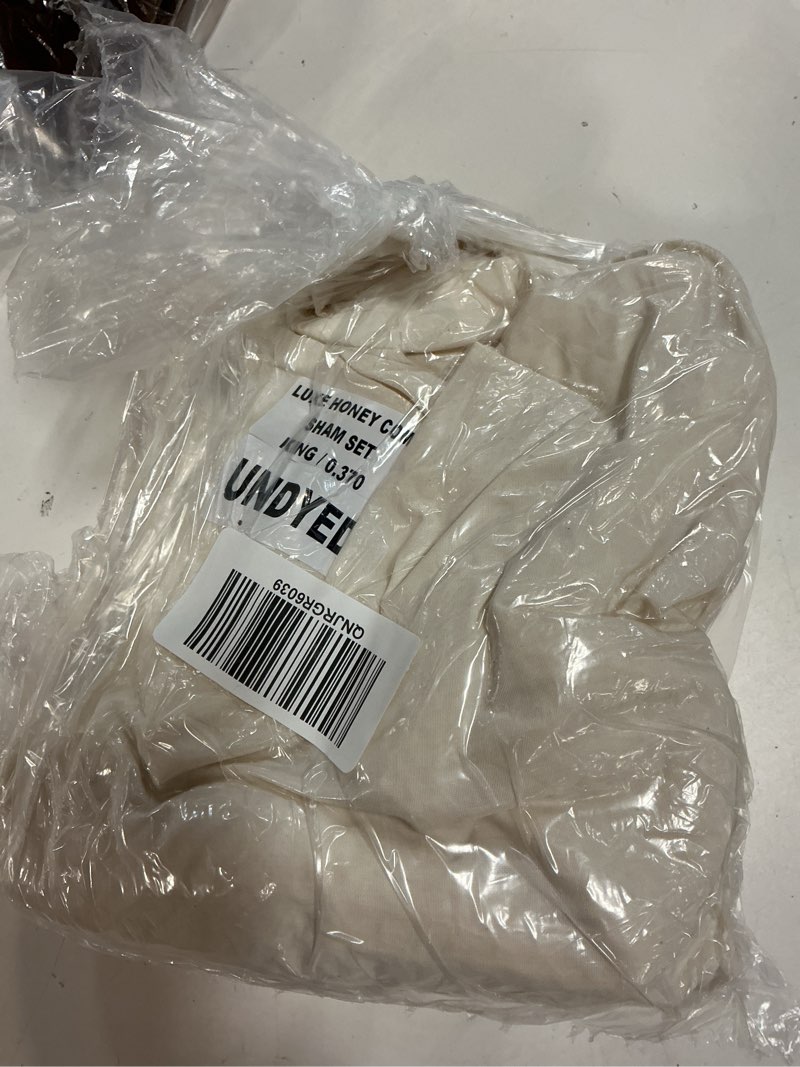 Condition photo showing New/Like New for luxe honeycomb sham set king undyed