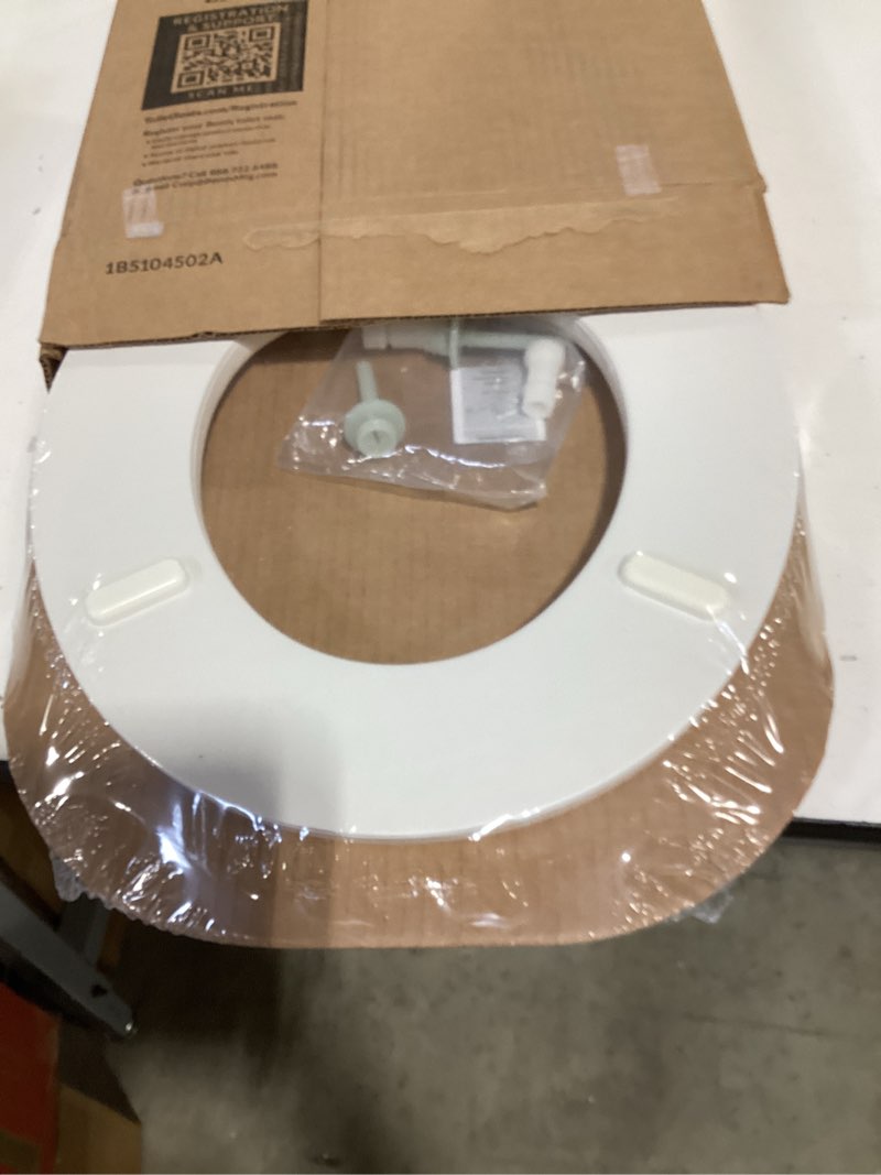 Condition photo showing New/Like New for bemis 1500ec 390 lift-off wood elongated toilet seat, cotton white (pack of 1) elongated basic