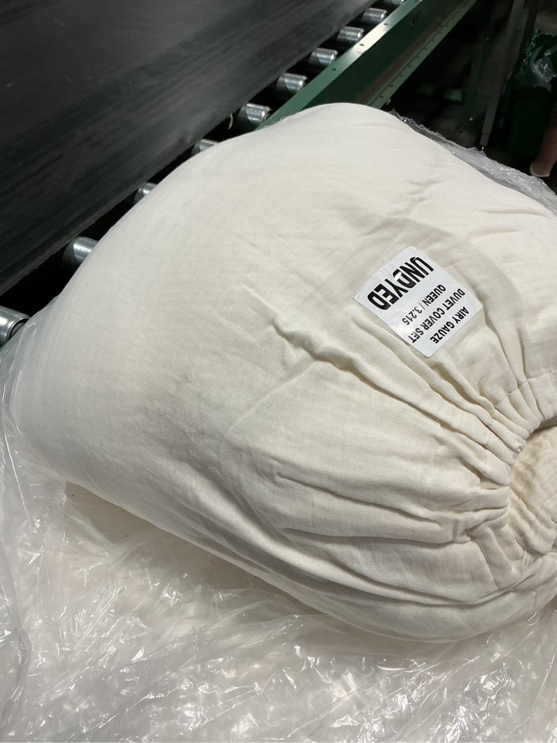 Condition photo showing As Is for organic airy gauze duvet cover set, full/queen, undyed