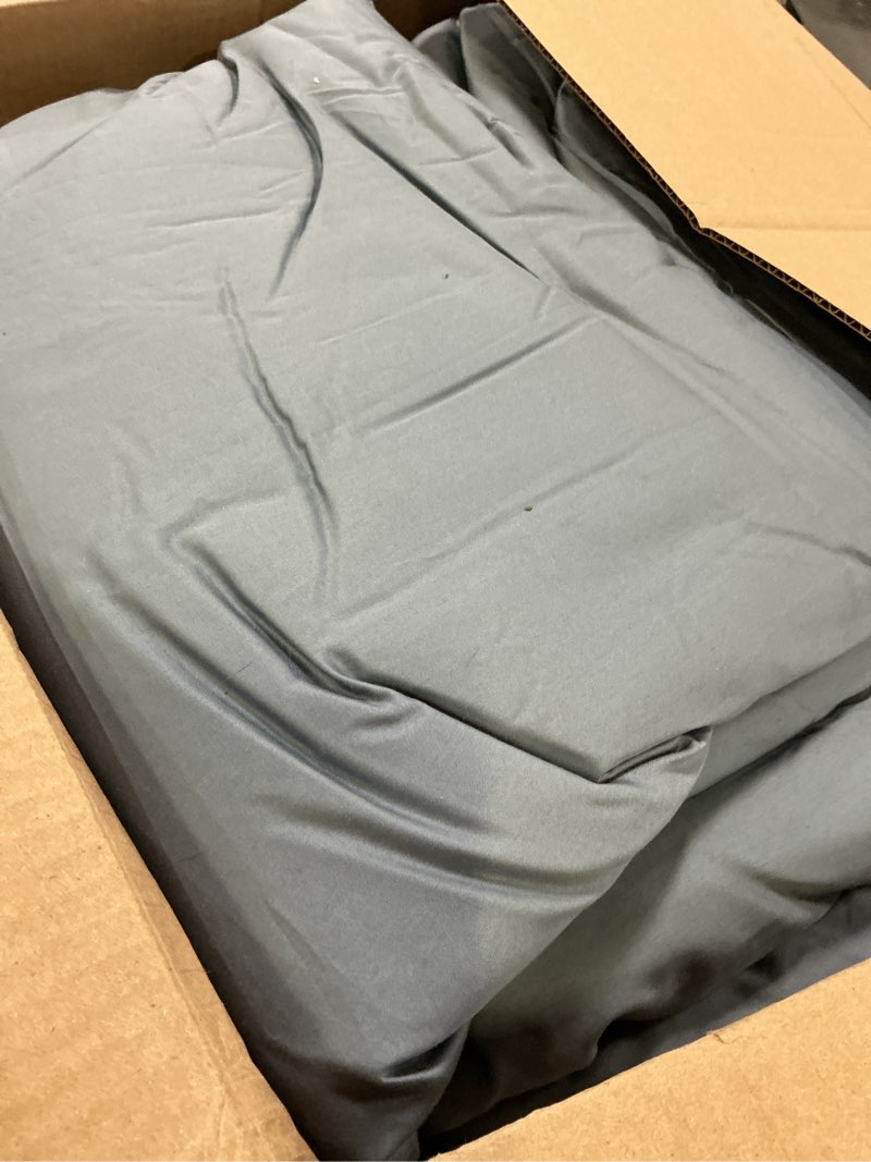 Condition photo showing Good Condition for organic cotton sateen comforter set, king/cal king, mineral