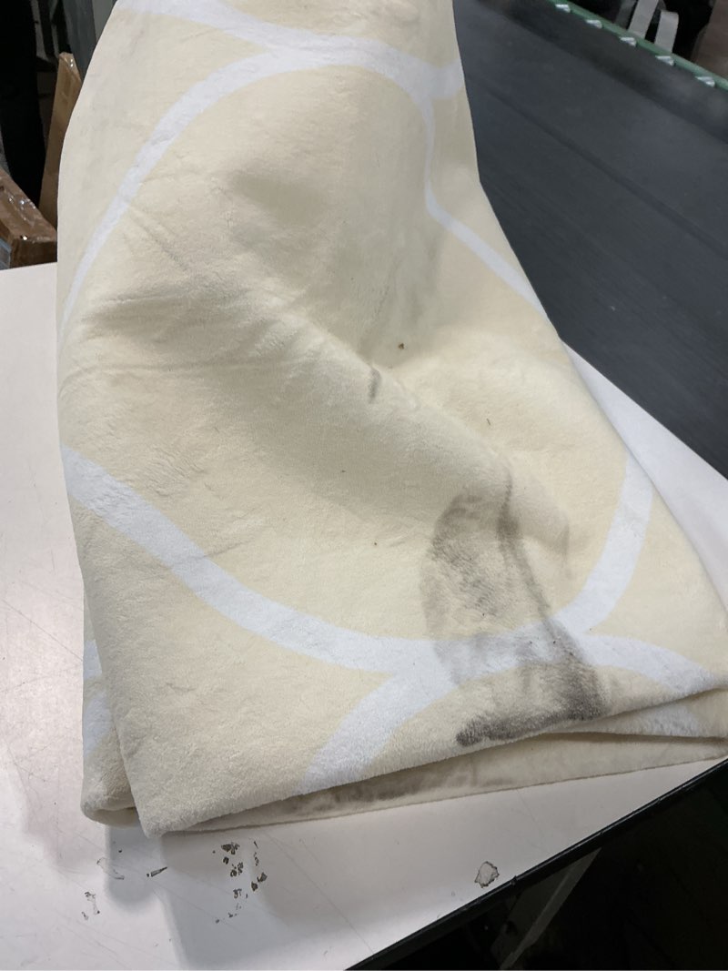 Condition photo showing As Is for Amazon Basics Thin Indoor Area Rug, Geometric Printed Washable Home Decor Carpet for Living Room Bedroom, 6' W × 9' L, Beige Geometric Beige Geometric 6' x 9' (Rectangular)