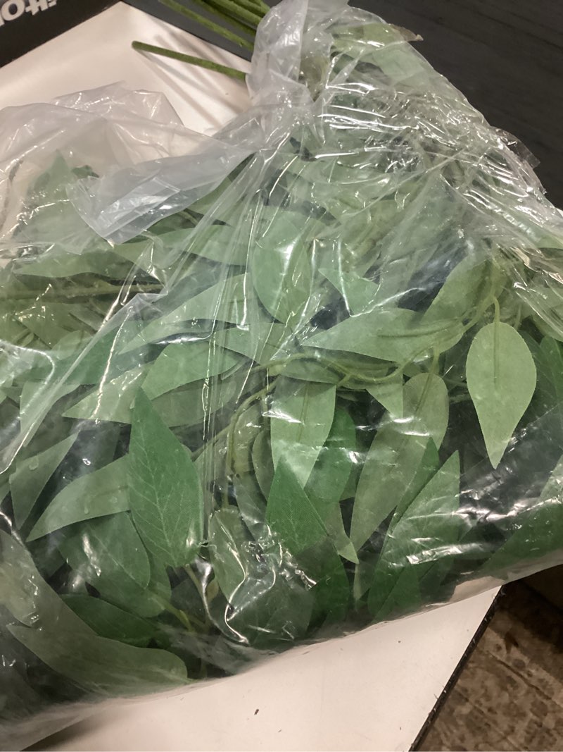 Condition photo showing Good Condition for winlyn 5.9' long faux silver dollar eucalyptus leaves greenery artificial garland in grey green for wedding arch swag backdrop doorways table runner indoor outdoor