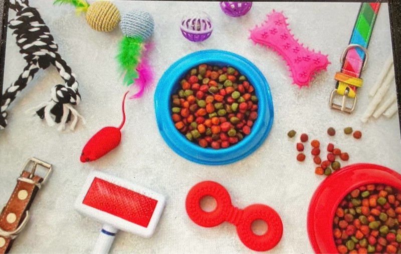 Assortment of small pet items, Miscellaneus small, variety of items multiples pieces 5 pieces total 