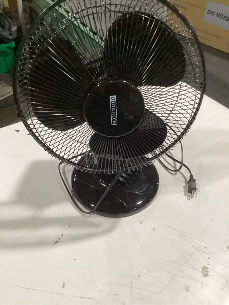 Condition photo showing Good Condition for similar to ez-chill 12” 3-speed oscillating table fan with adjustable tilt, convenient push button controls, quiet operation, black, sb-mtsh05-blk