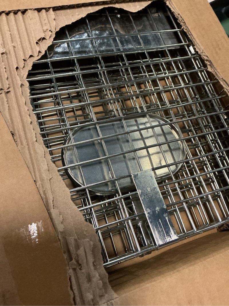 Condition photo showing Good Condition for szhlux 32" live animal cage trap, heavy duty folding raccoon traps, humane cat trap for stray cats, raccoons, squirrel, skunk, mole, groundhog, armadillo, rabbit, catch and release sz-hxl8130-new