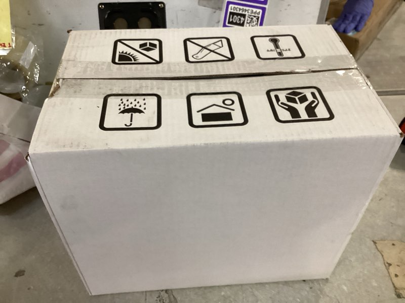 https://lotting-media.assets.bidfta.com/lotting_a0a697a6-c8f2-42c8-9f72-0473d80b966a
