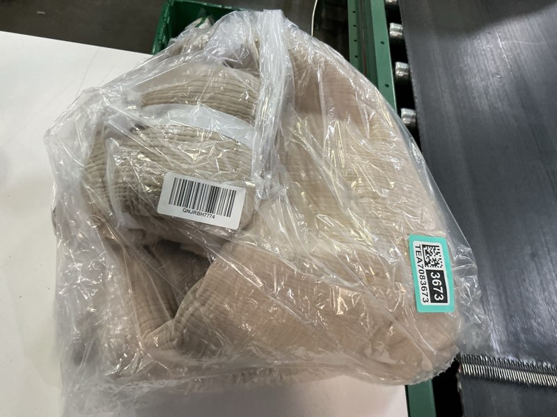 Condition photo showing Good Condition for organic cotton gauze duvet cover set, king/cal king, dune