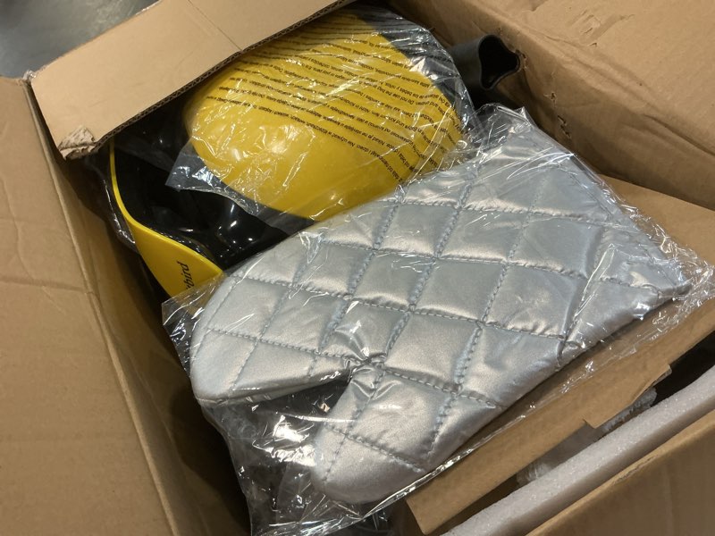 Condition photo showing Good Condition for steam cleaner, steam cleaner for home, handheld steamer for cleaning with 21 accessories, 248 °f high temperature, suitable for grout, floor. sofas, upholstery, yellow