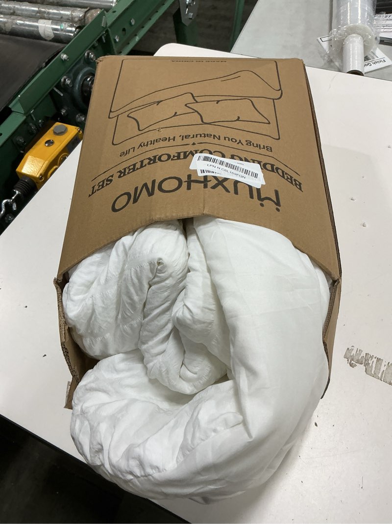 Condition photo showing As Is for muxhomo 7 pieces full comforter set, seersucker bed in a bag full size, all season luxury bedding set with comforter, flat sheet, fitted sheet, pillowcases & shams, white full (82"x86") white