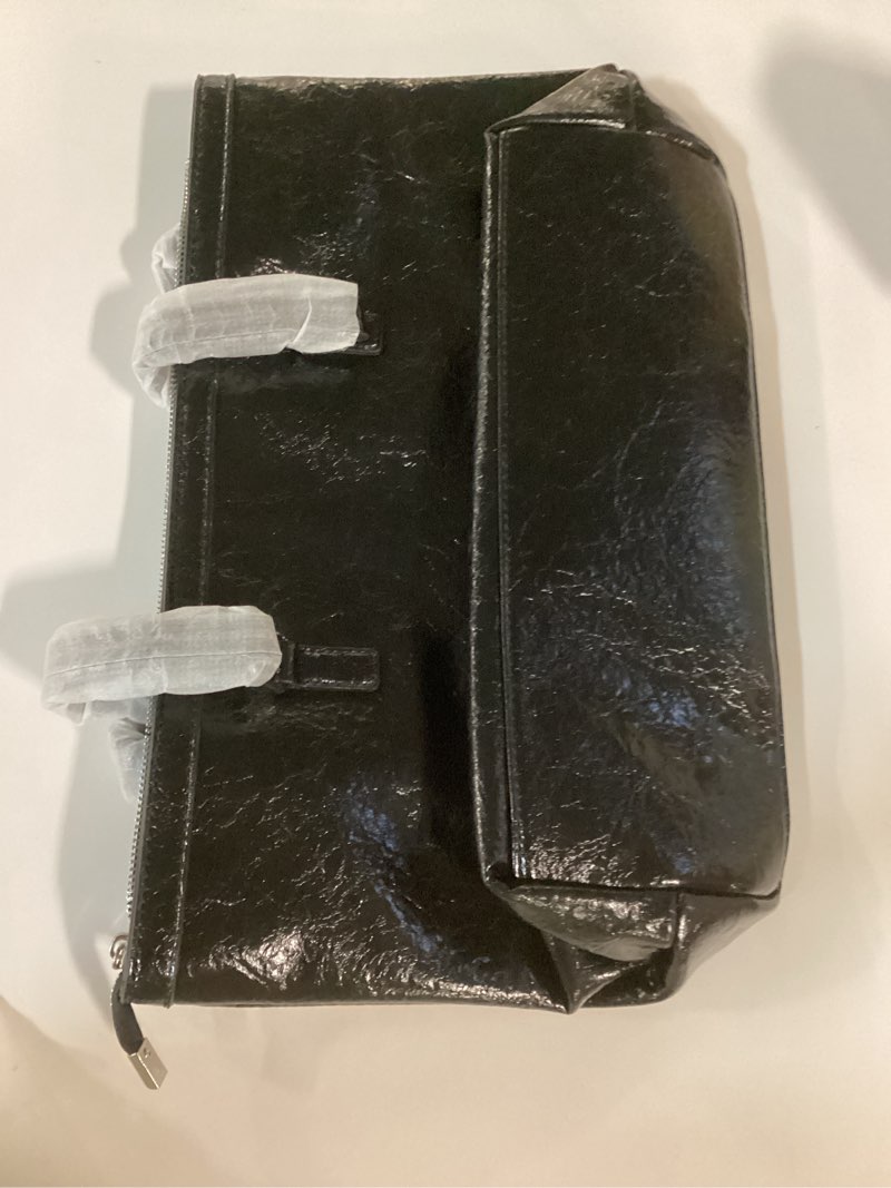 https://lotting-media.assets.bidfta.com/lotting_a0c17b2f-727b-400b-aa50-0cd8a6fb2589