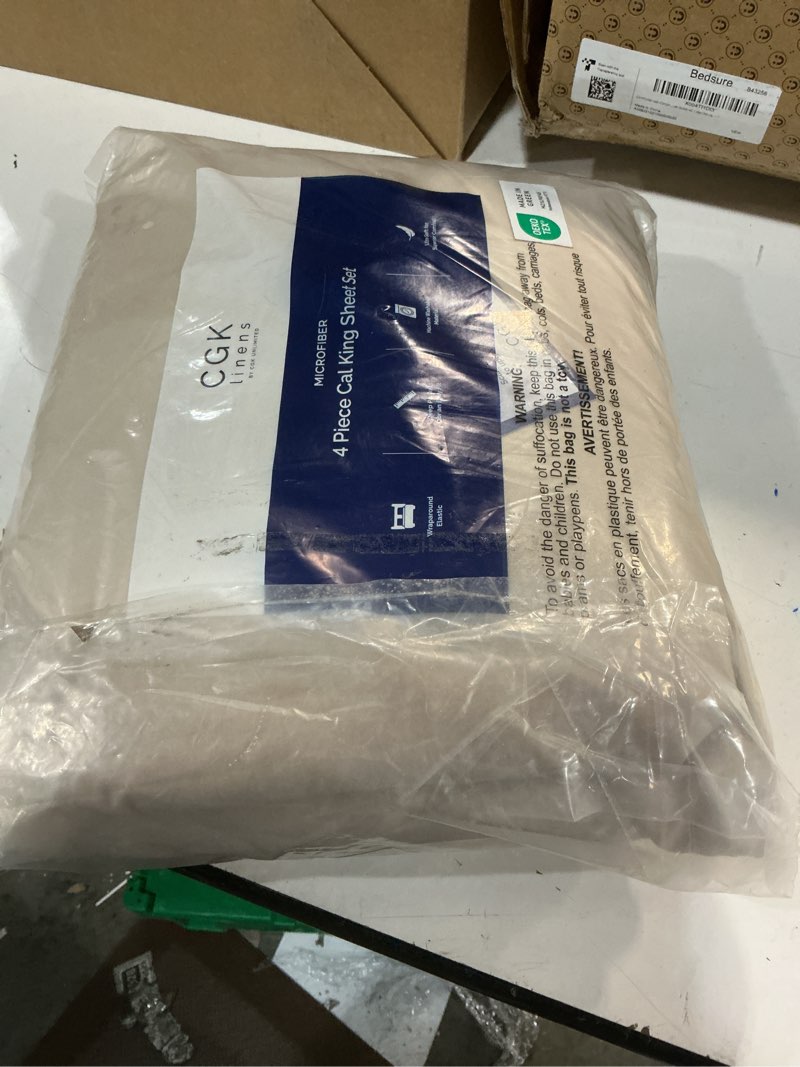 Condition photo showing Good Condition for Cal King Size 4 Piece Sheet Set - Comfy Breathable & Cooling Bed Sheets Set - Hotel Luxury Bedding for Women, Men, Kids, Teens, Boys & Girls - Deep Pockets, Ultra-Soft, Wrinkle Free - Oeko-Tex - Cream California King 10 - Cream
