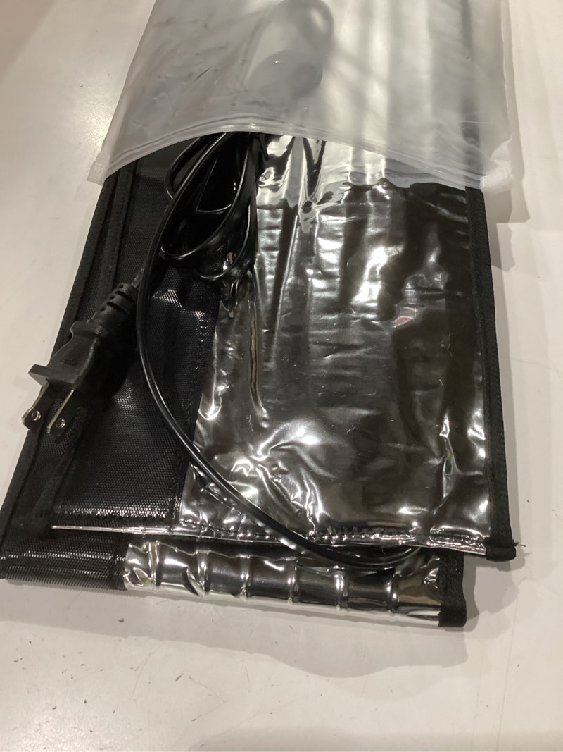 Condition photo showing Good Condition for 38.5" x 6" Water Pipe Heat Blanket Faucet Heating Blanket Winter Heating Tape for Metal and Plastic Pipes, 120V, Thermostat Max Temp 140?F, OD Max: 1-1/4" (1)