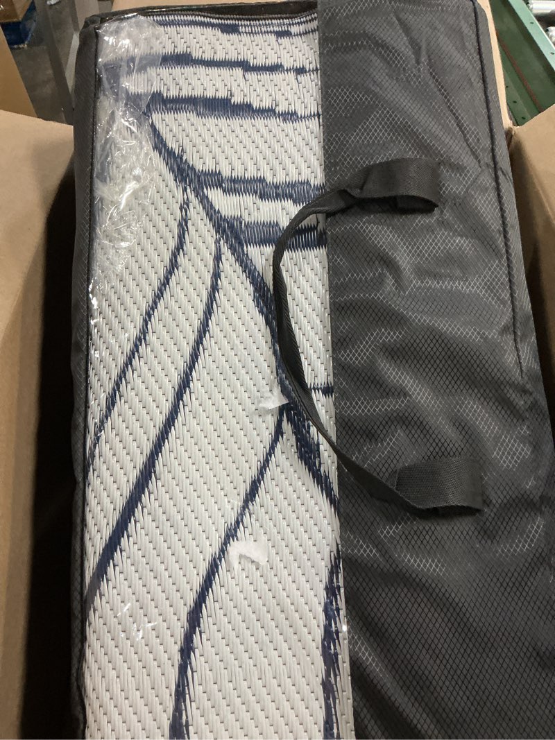 Condition photo showing New/Like New for plastic   straw   reversible   rv   outdoor   rug   with   carry   bag