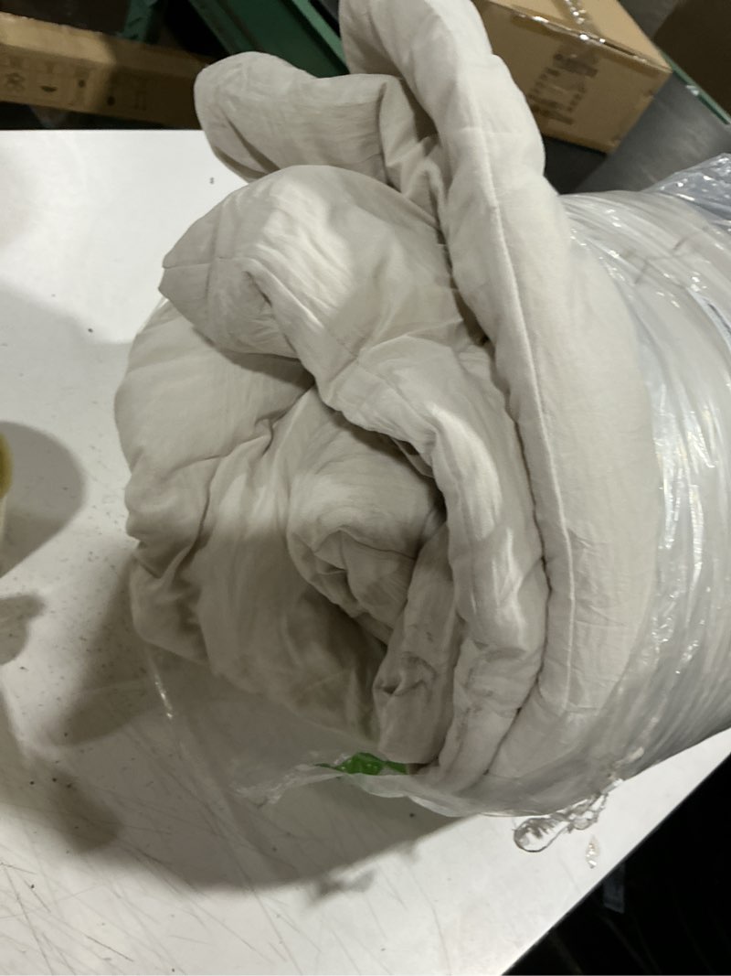 Condition photo showing As Is for bedsure queen comforter set - beige soft bedding for all seasons, cationic dyed bed set, 3 pieces, 1 queen size comforter (90"x90") and 2 pillow shams (20"x26"+2") queen 01 - beige melange