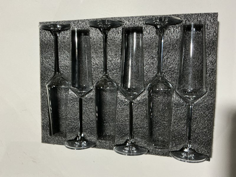 Condition photo showing Good Condition for BACLIFE Champagne Flutes - Hand Blown Elegant Champagne Glasses Set of 6 - Unique Gift for Valentine's Day, Birthday, Wedding - Ideal for Wine Tasting, Daily Use - 7.5 oz, Clear