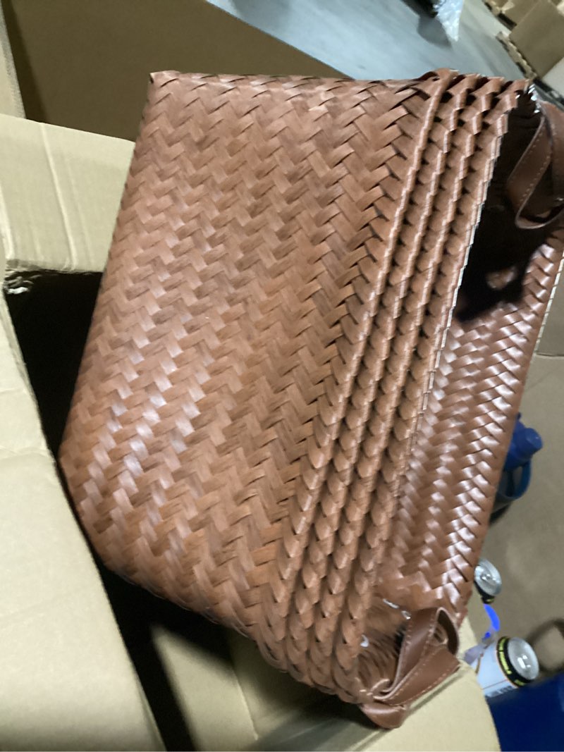 https://lotting-media.assets.bidfta.com/lotting_a1036c38-c799-4223-9770-343b4a6c66e0