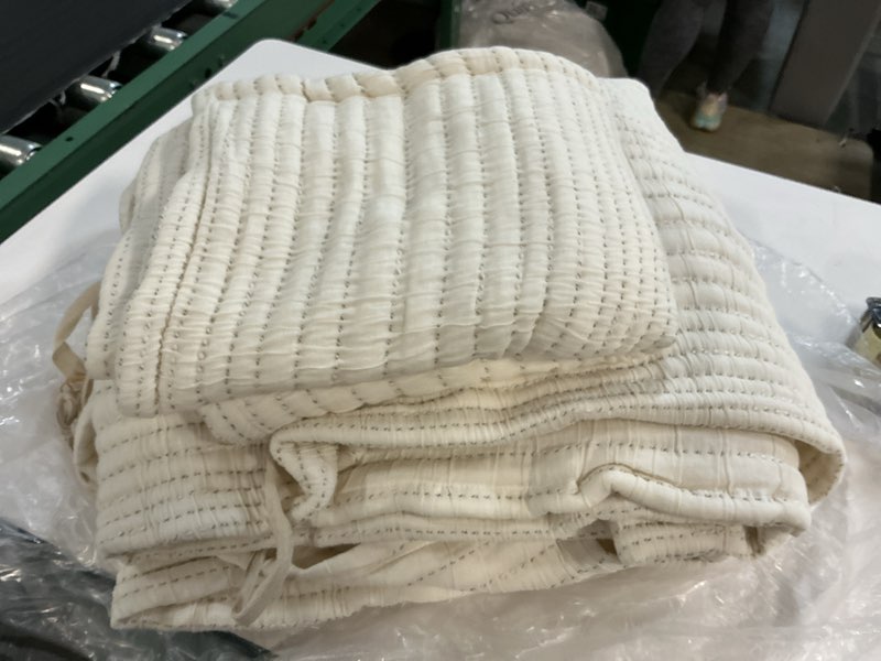 Condition photo showing Good Condition for quince organic cotton channel stitch coverlet set, full/queen, undyed