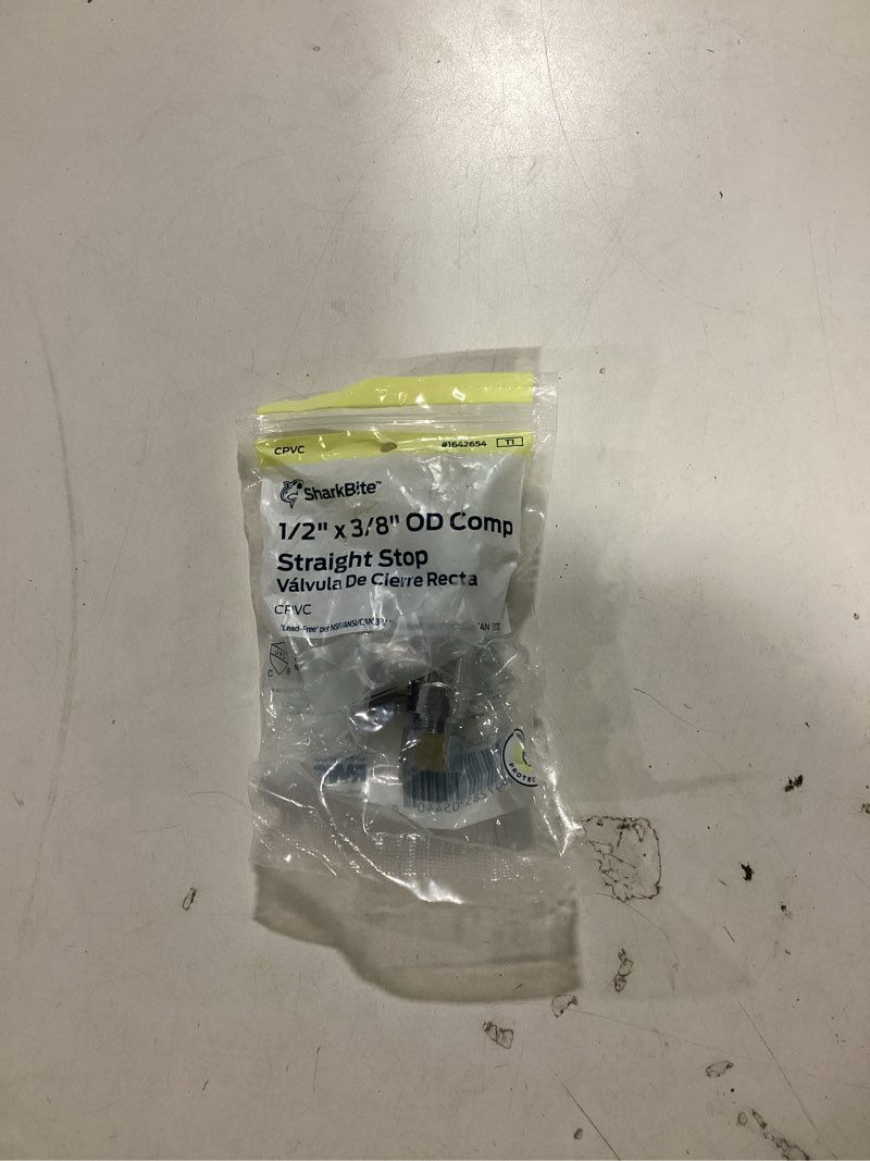 SharkBite 1/2-in Push-to-connect x 3/8-in