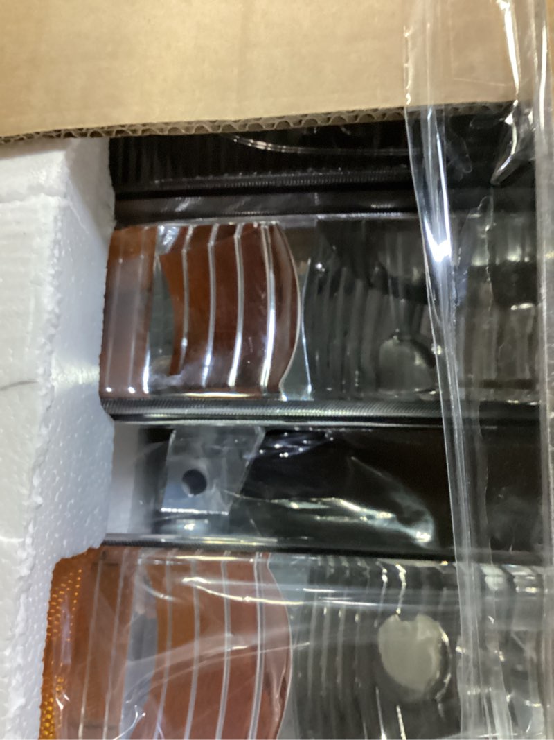Condition photo showing Good Condition for headlights assembly for 1999-2004 ford f250 f350 f450 f550/2000-2004 ford excursion super duty with bumper signal corner light, high/low beam w/bulbs - not for sealed beam models chrome | with high & low beam bulbs oe replacement