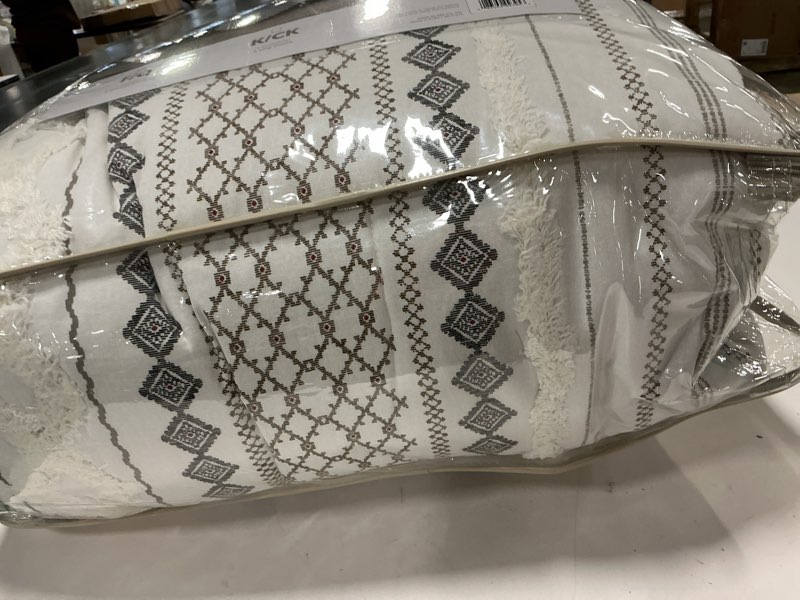 Condition photo showing Good Condition for INK+IVY Comforter for Queen Size Bed, Chenille Tufted, Breathable Cotton Comforter Set Queen, All Season Modern Boho Comforter with Farmhouse Bedding Flare, 2 Matching Shams, Queen Ivory 3 Piece Comforter Set Full/Queen Ivory