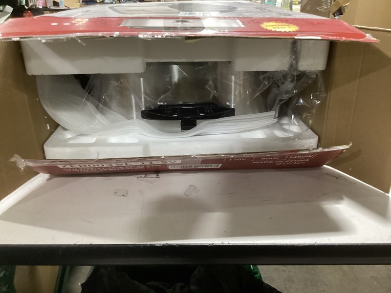 Condition photo showing Good Condition for 22-Quart Electric Roaster Oven with Removable Pan and Self-Basting Lid, Perfect for Turkey Roasting with Temperature Control from 150 to 450°F and Cool-Touch Handles?Silver