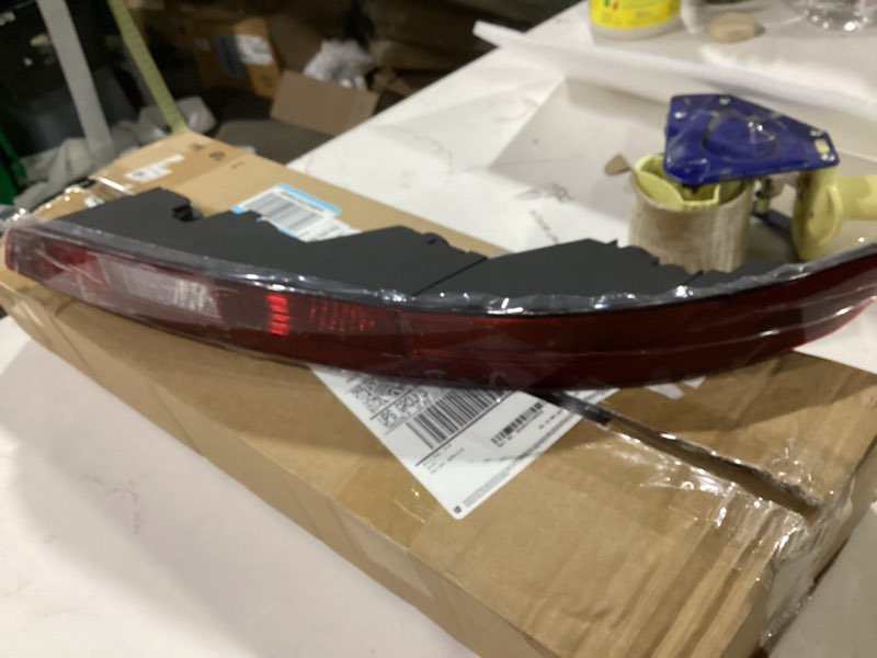Condition photo showing As Is for 1 rear bumper reflectors light stop brake tail lights compatible with audi q5 2018 2019 2020 2021 replaces 80a945069a 80a945070a au2800123 au2801123