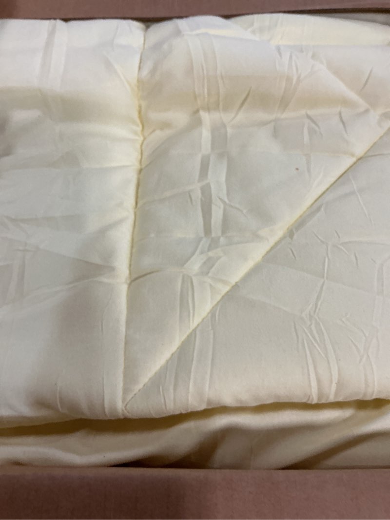 Condition photo showing Good Condition for hevumyi cream yellow cali-king comforter set - 7-piece all season bed in a bag cali-king, ultra soft bedding set with comforter, flat sheet, fitted sheet, pillowcases, pillow shams cream yellow california king