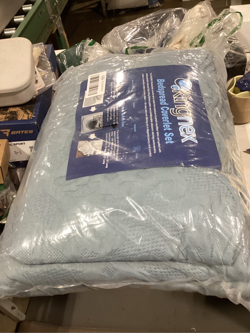 Condition photo showing New/Like New for 2 pack zippered velvet king pillowcases, super soft and cozy luxury fuzzy flannel pillow cases with zipper, 20x36 inches, light blue light blue king