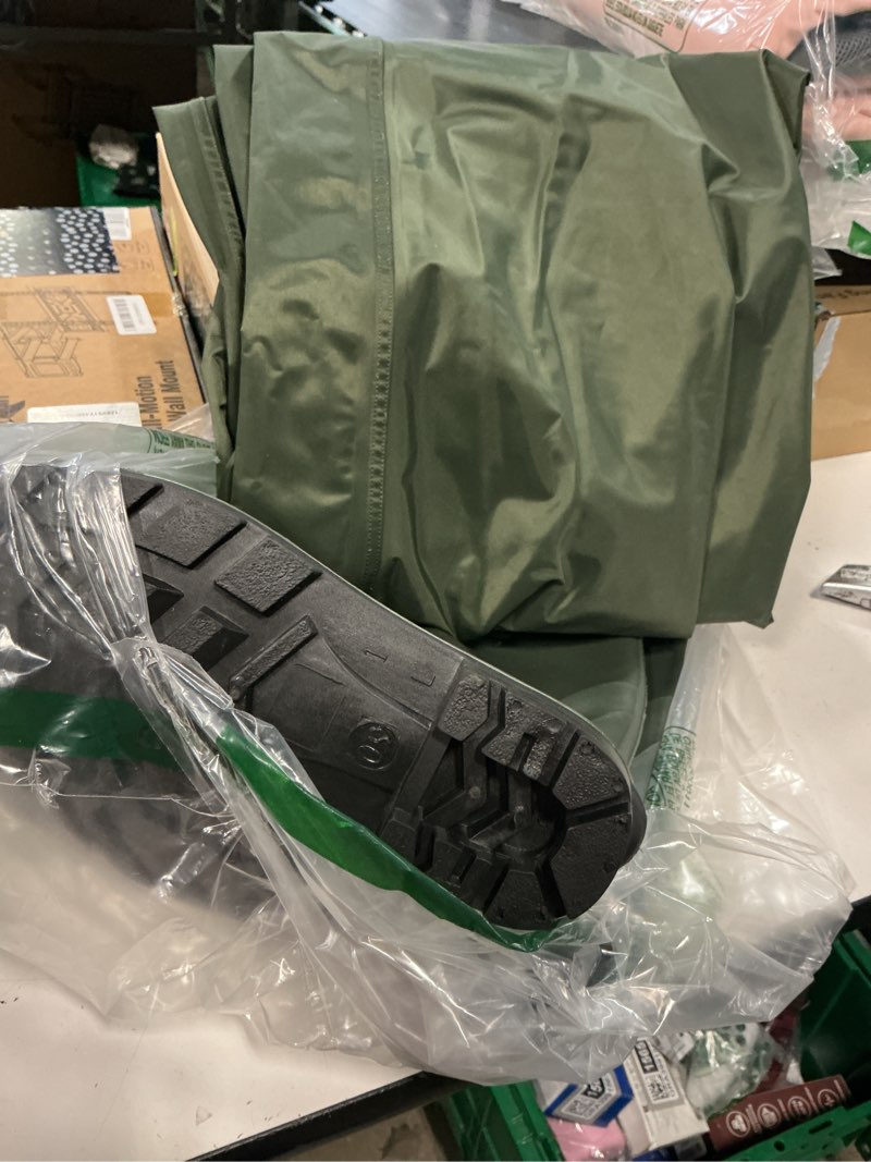 Condition photo showing Good Condition for momoda 2-ply nylon/pvc waterproof chest waders with boots – lightweight fishing & hunting waders for men and women m9/w11 ,size 09