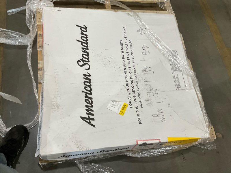 American Standard Mainstream 32-in W x 32-in L Center Arctic Square Shower Pan Base with 3.25-in H Threshold