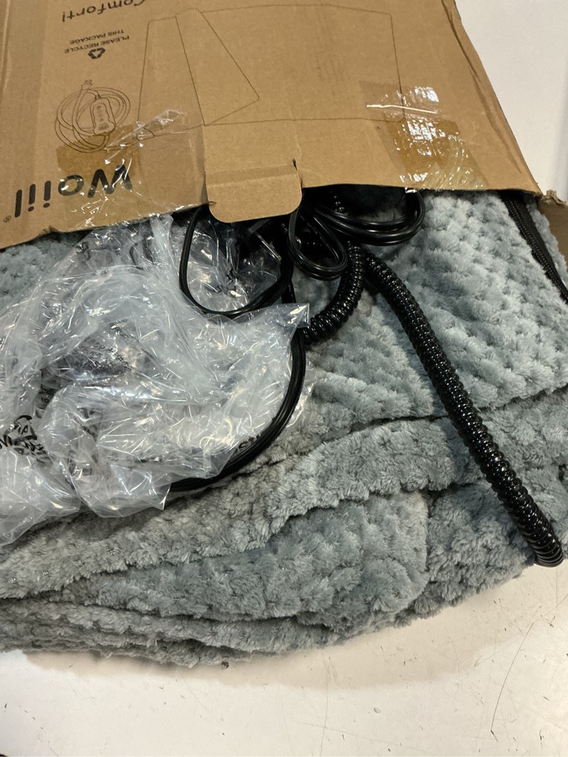 Condition photo showing New/Like New for invenho extra large pet heating pad, adjustable temperature waterproof dog cat heating pad with timer, electric pet heated mat xl: 47" x 28" grey