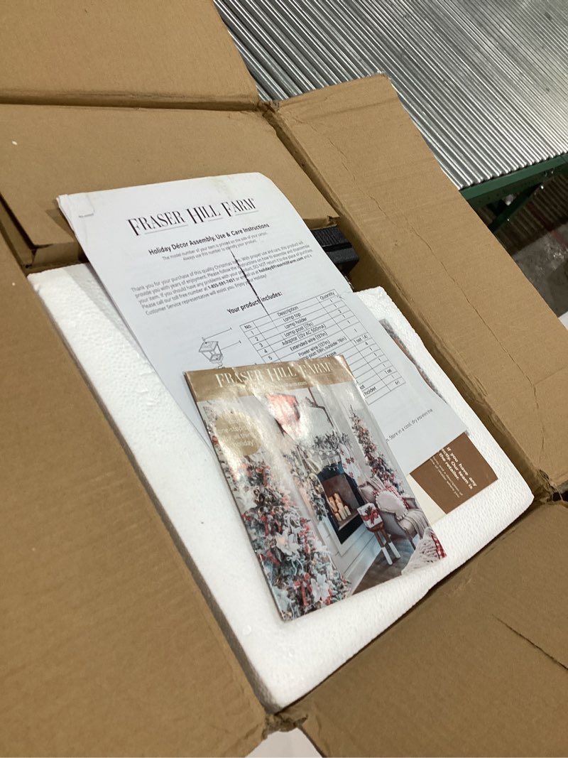 Condition photo showing New/Like New for Fraser hill farm christmas decor