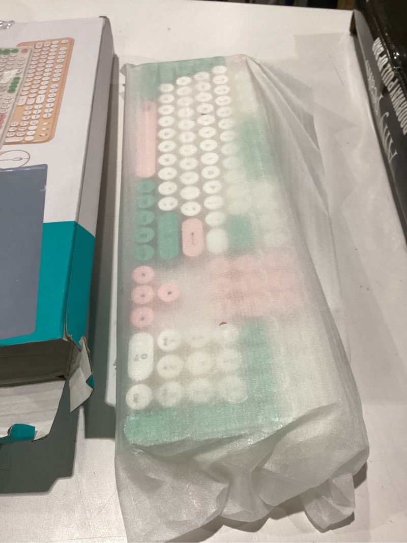 Condition photo showing New/Like New for fopett 2.4ghz wireless keyboard and mouse set with switch button - full-size keyboard - compatible for windows/laptop/pc/notebook/smart tv and more - white green ek8870 white colorful