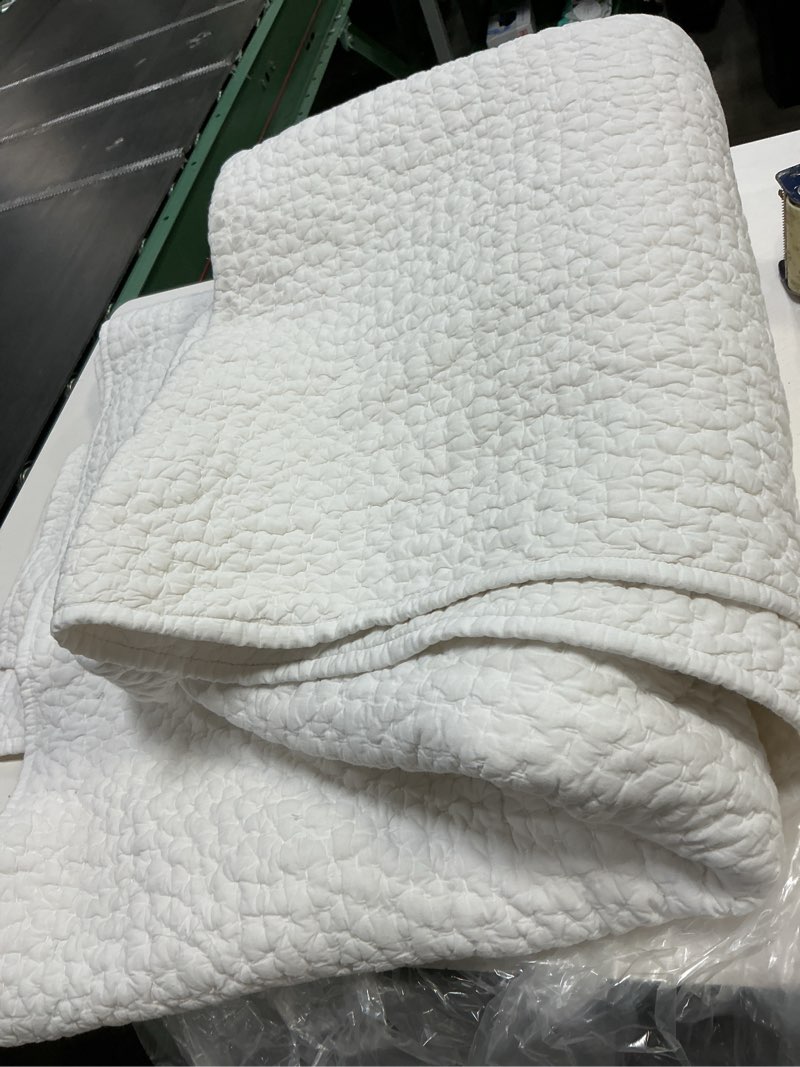 Condition photo showing Good Condition for quince queen white european linen cotton stitch quilt 88”x92”