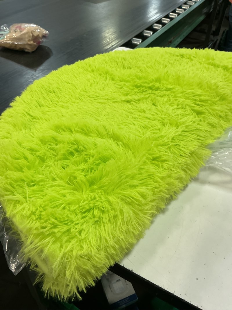 Condition photo showing Good Condition for olanly lime green round rugs for bedroom - machine washable, 3 ft circle area rugs for living room, soft and fluffy shaggy carpet for teen girl and boys, nursery rooms, dorms, home decor aesthetic 3 ft round lime green