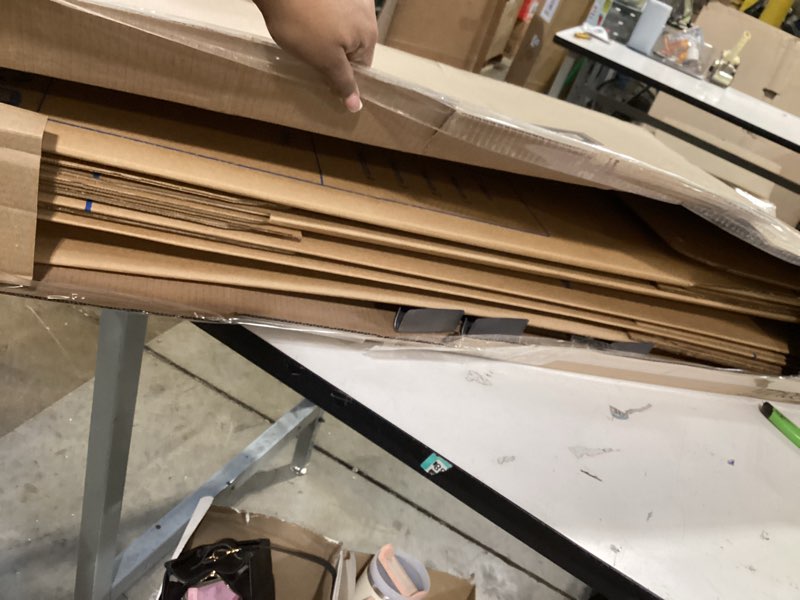 Condition photo showing Good Condition for bankers box tall wardrobe box 3 pack, tape-free design, 24" x 24"x 40"(7710501)