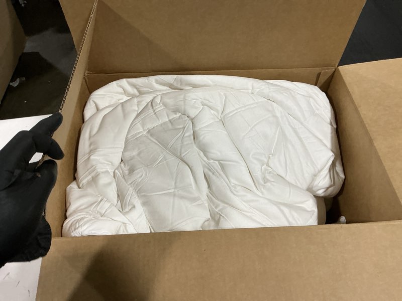 Condition photo showing Good Condition for doz all season cooling comforter, 100% viscose derived from bamboo, breathable, lightweight, soft, down alternative duvet insert, 8 loops, 106"x90" (king/cal king)