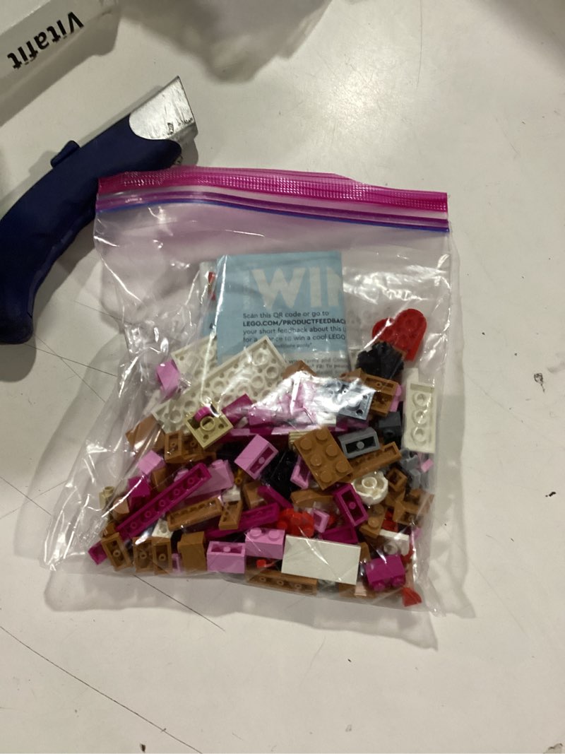 Condition photo showing As Is for Lego 40679 Love Gift Box