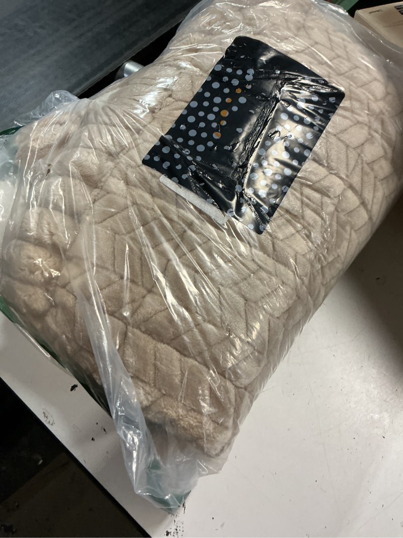 Condition photo showing Good Condition for smiry couch cover for dogs, non slip fuzzy pet sofa covers washable | sofa slipcovers for 2-3 cushion couch, soft thick furniture protector for cats dogs, against fur, dirt, scratch (27.6"x59")