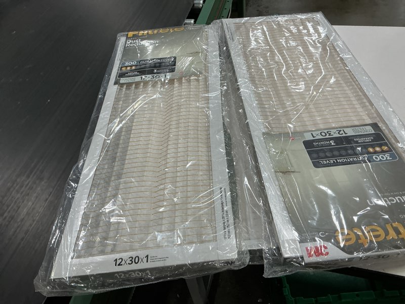 Condition photo showing New/Like New for (3 pieces )filtrete 345dc-6 dust reduction filter