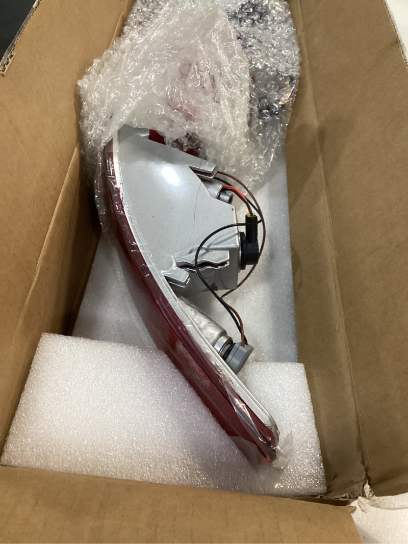 Condition photo showing Good Condition for rear bumper tail light lamp for audi q5 2009-2015 rear bumper reflector lower tail lights replace 8r0945096 passenger side (right) for 2009-2015 right passenger side